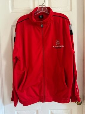 starter Men’s NC State basketball Full Zip Track Jacket Size Medium Red Logo EUC